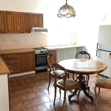 In Prague-big+comfy براغ