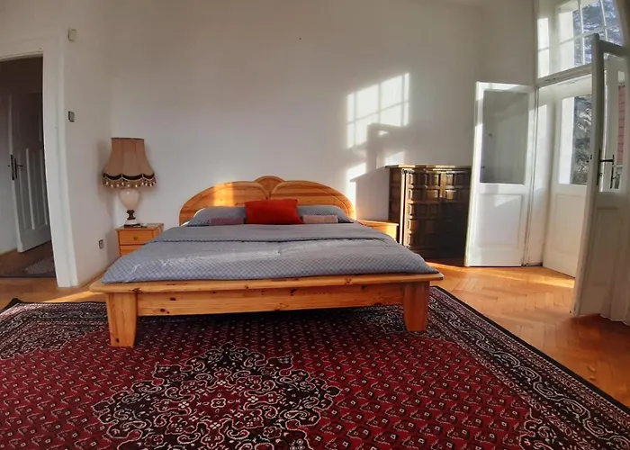 In Prague-big+comfy * Praga