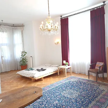 In Prague-big+comfy * Prag