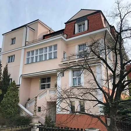 In Prague-big+comfy Habitación en casa particular *
