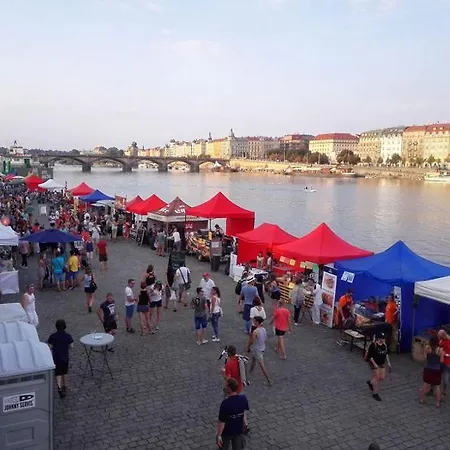 Проживание в семье In Prague-big+comfy *